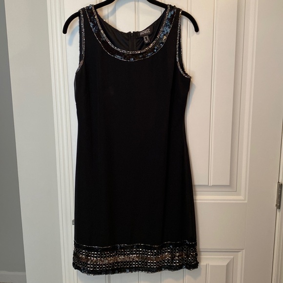 Adrianna Papell Dresses & Skirts - Like new black dress